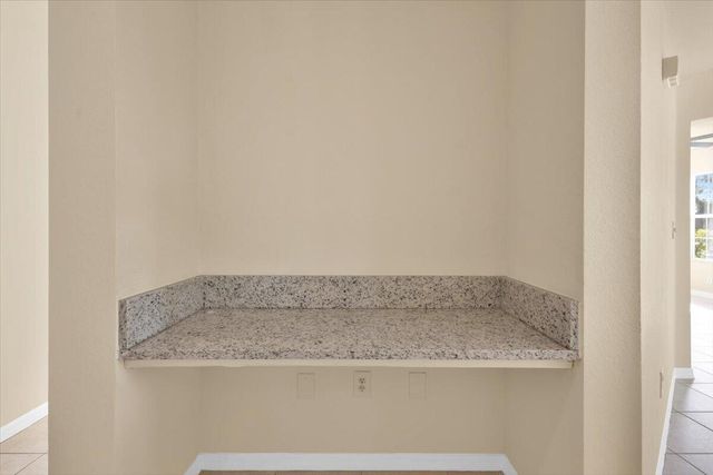 120 SW Peacock Blvd Apt 11-101 St, Port St Lucie, FL 34986