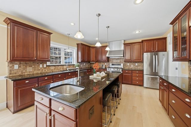 14 Albemarle Ave, Lexington, MA 02420