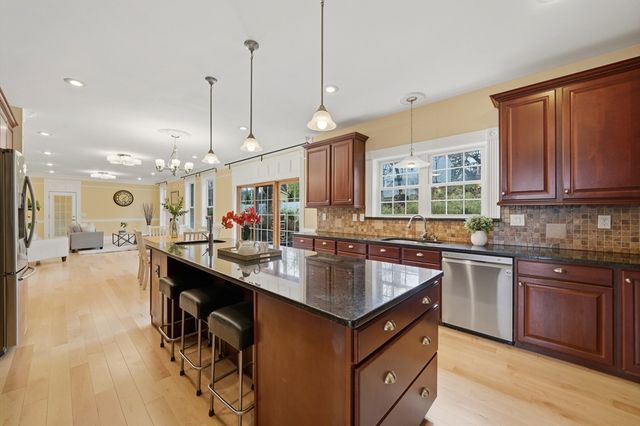 14 Albemarle Ave, Lexington, MA 02420