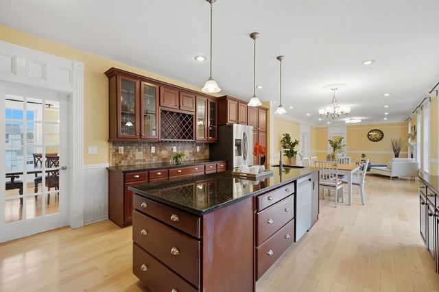 14 Albemarle Ave, Lexington, MA 02420