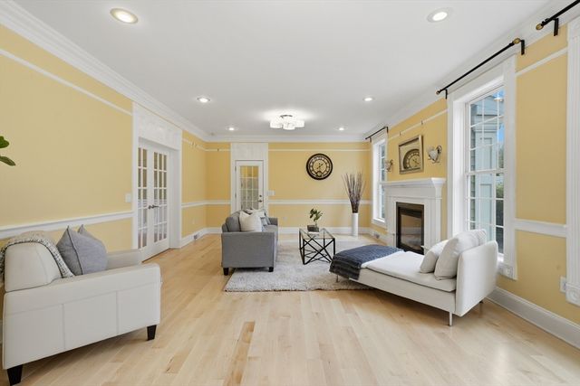 14 Albemarle Ave, Lexington, MA 02420