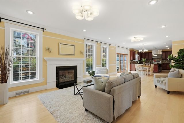 14 Albemarle Ave, Lexington, MA 02420