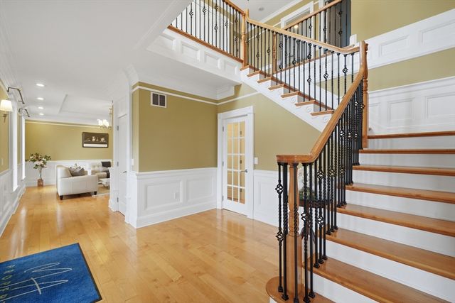 14 Albemarle Ave, Lexington, MA 02420