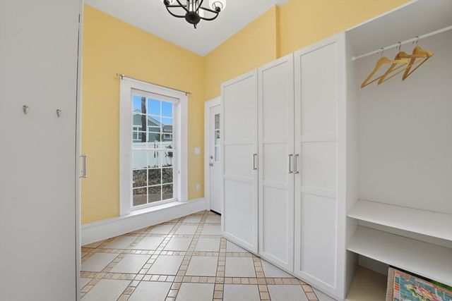 14 Albemarle Ave, Lexington, MA 02420