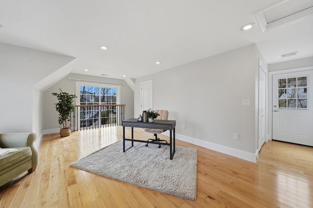 14 Albemarle Ave, Lexington, MA 02420