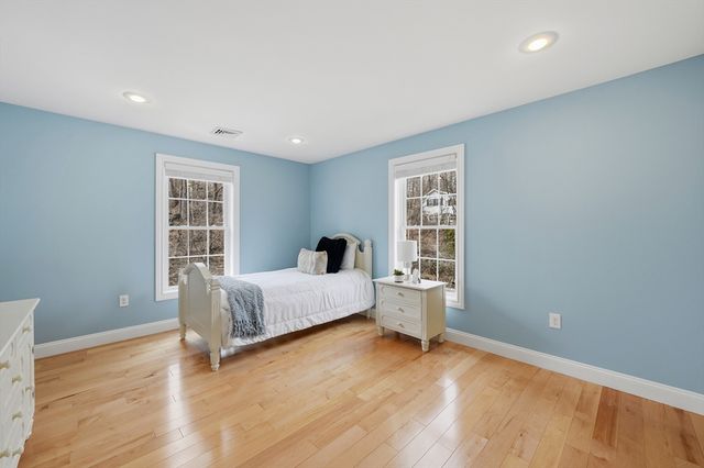 14 Albemarle Ave, Lexington, MA 02420