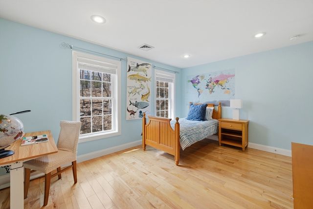 14 Albemarle Ave, Lexington, MA 02420