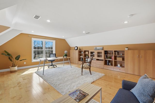 14 Albemarle Ave, Lexington, MA 02420