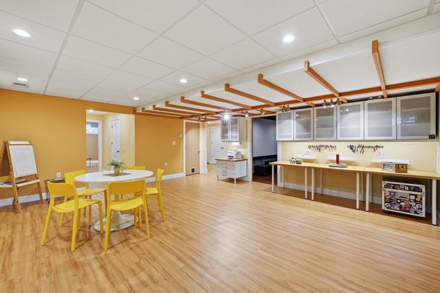 14 Albemarle Ave, Lexington, MA 02420