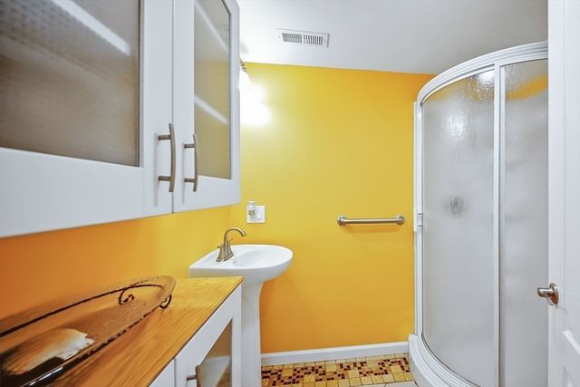 14 Albemarle Ave, Lexington, MA 02420