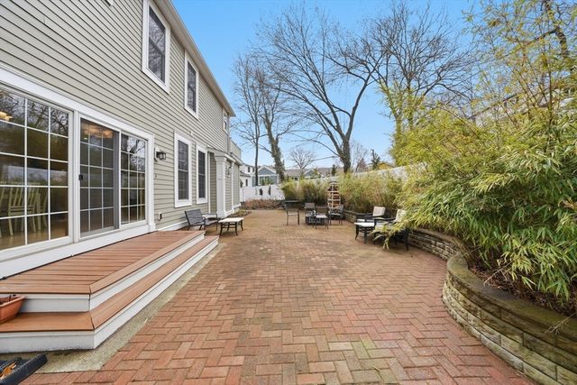 14 Albemarle Ave, Lexington, MA 02420