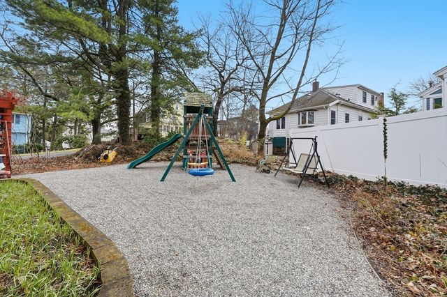 14 Albemarle Ave, Lexington, MA 02420