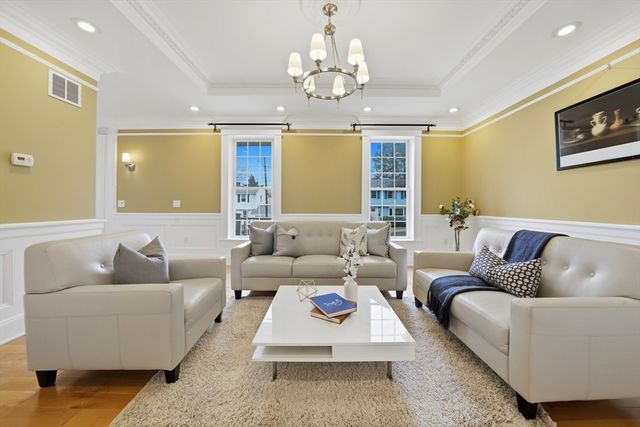 14 Albemarle Ave, Lexington, MA 02420