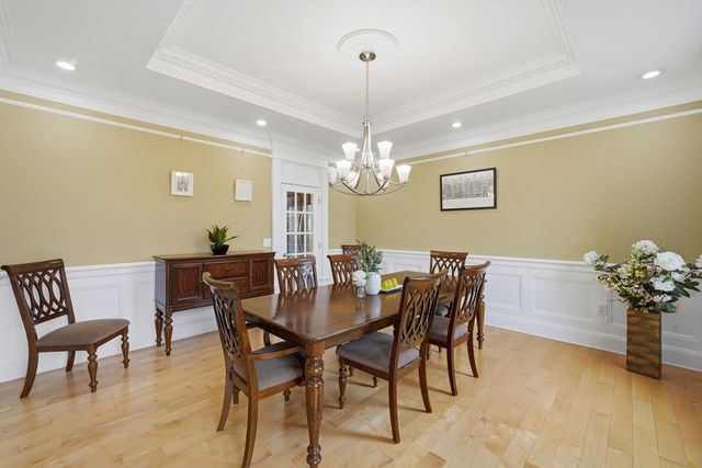 14 Albemarle Ave, Lexington, MA 02420