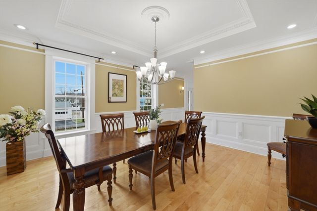 14 Albemarle Ave, Lexington, MA 02420