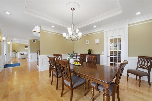 14 Albemarle Ave, Lexington, MA 02420