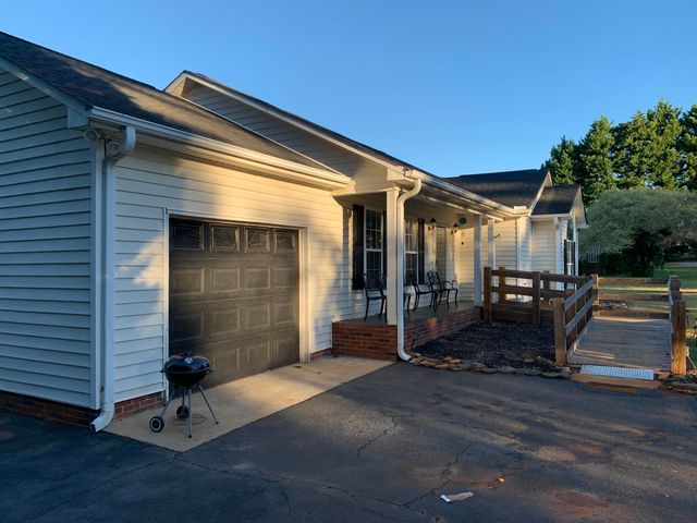 5419 Parris Bridge Road, Boiling Springs, SC 29316