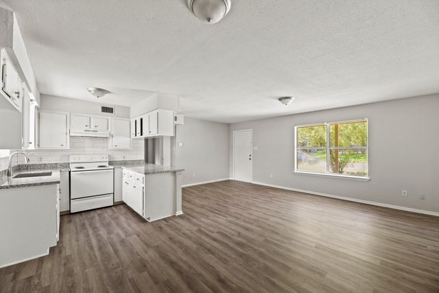 112 Laurie Lane, Willis, TX 77378
