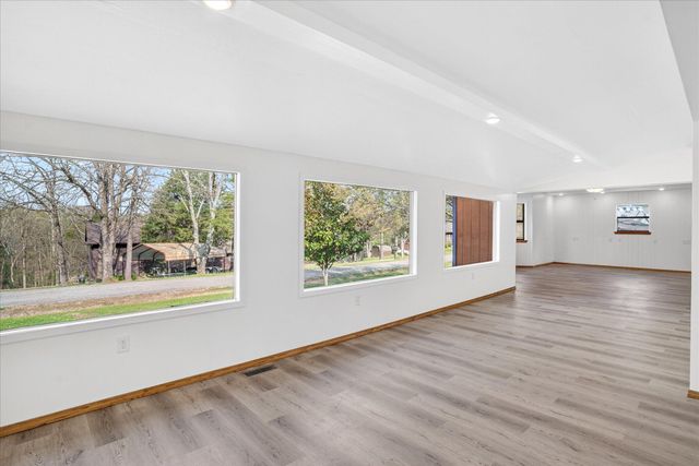 24484 Bearclaw Lane, Golden, MO 65658