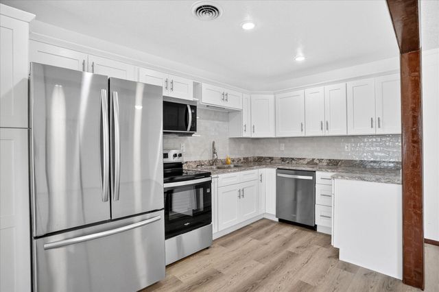 24484 Bearclaw Lane, Golden, MO 65658