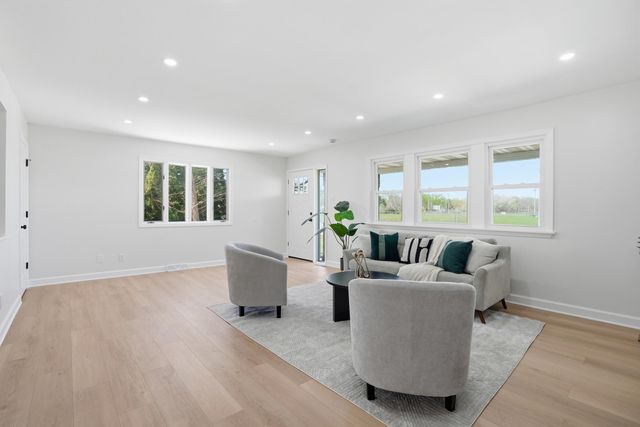 1419 W 61st Avenue, Merrillville, IN 46410