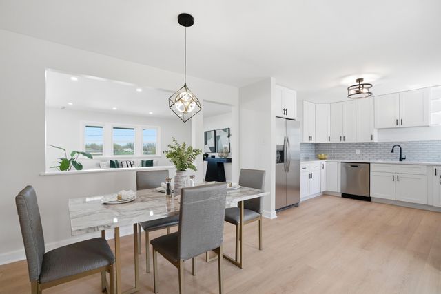 1419 W 61st Avenue, Merrillville, IN 46410