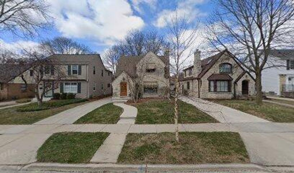 2355 N 89th STREET, Wauwatosa, WI 53226