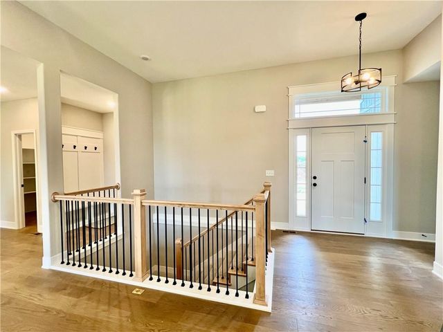 1925 Longview Drive, Liberty, MO 64068