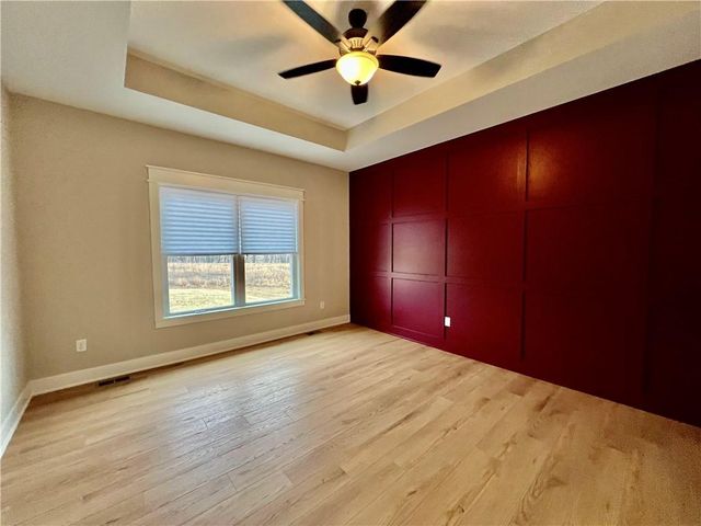 1925 Longview Drive, Liberty, MO 64068