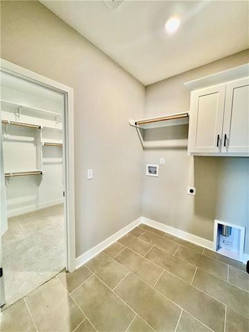 1925 Longview Drive, Liberty, MO 64068