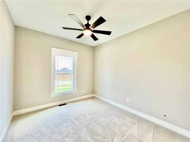 1925 Longview Drive, Liberty, MO 64068