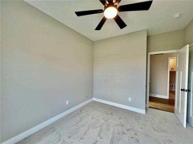 1925 Longview Drive, Liberty, MO 64068