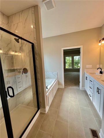 1925 Longview Drive, Liberty, MO 64068