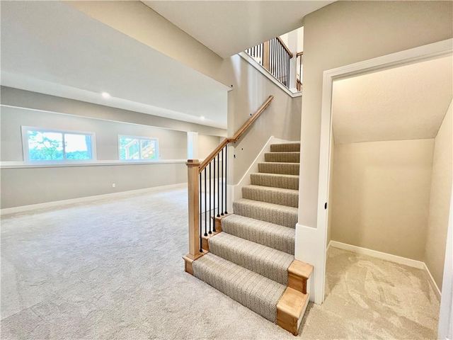 1925 Longview Drive, Liberty, MO 64068