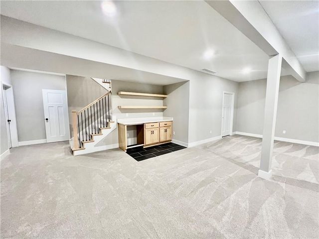 1925 Longview Drive, Liberty, MO 64068