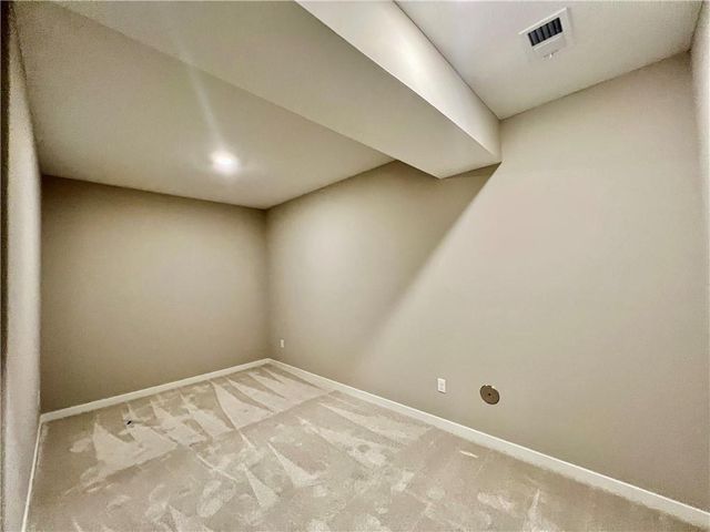 1925 Longview Drive, Liberty, MO 64068