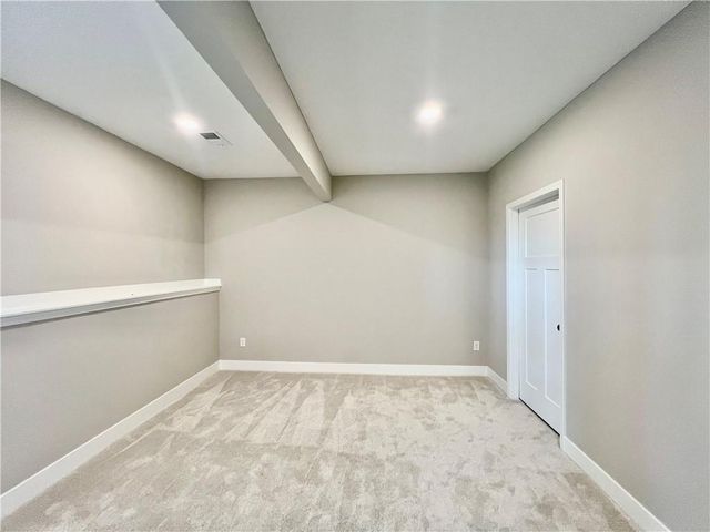 1925 Longview Drive, Liberty, MO 64068