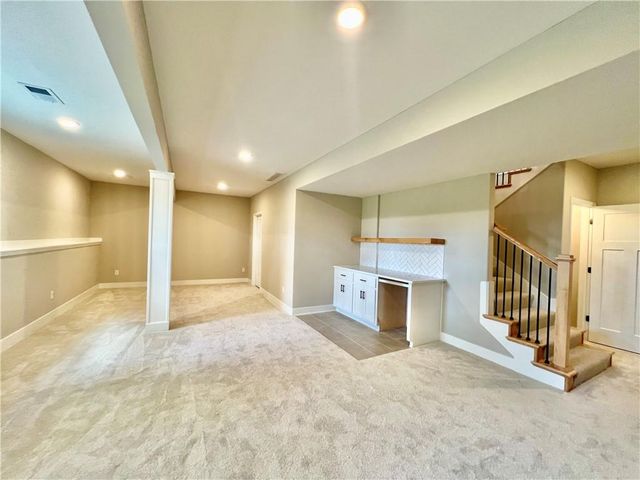 1925 Longview Drive, Liberty, MO 64068