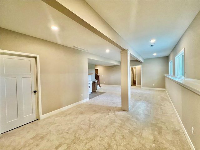 1925 Longview Drive, Liberty, MO 64068