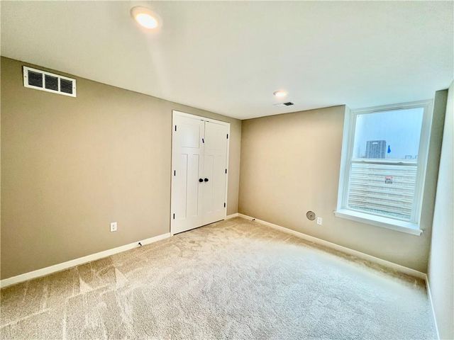 1925 Longview Drive, Liberty, MO 64068