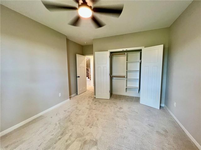 1925 Longview Drive, Liberty, MO 64068