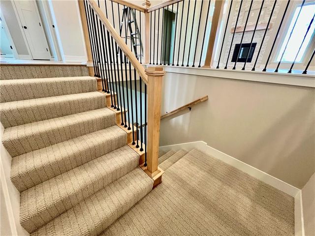 1925 Longview Drive, Liberty, MO 64068