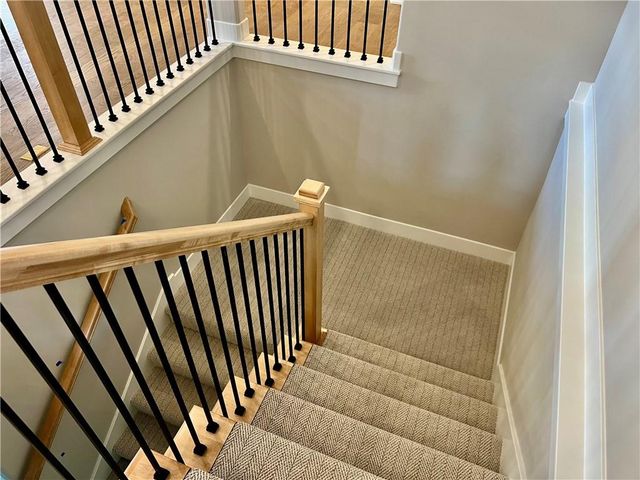 1925 Longview Drive, Liberty, MO 64068