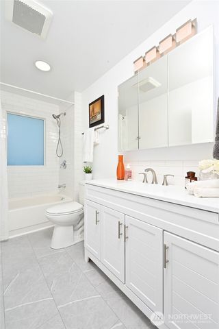 1704 Rainier Street, Sumner, WA 98390