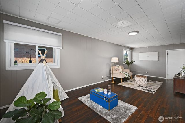 1704 Rainier Street, Sumner, WA 98390