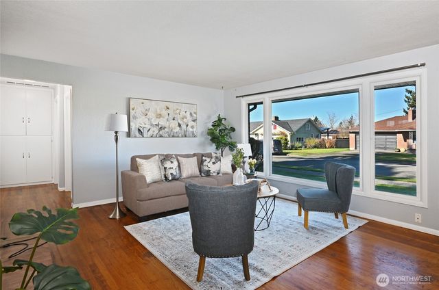 1704 Rainier Street, Sumner, WA 98390