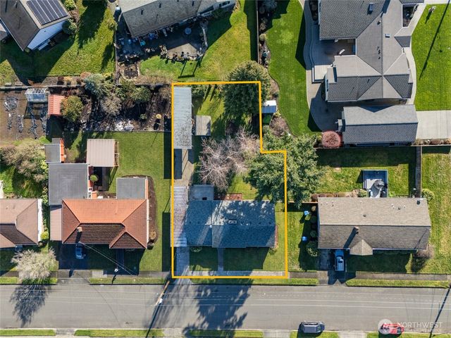 1704 Rainier Street, Sumner, WA 98390