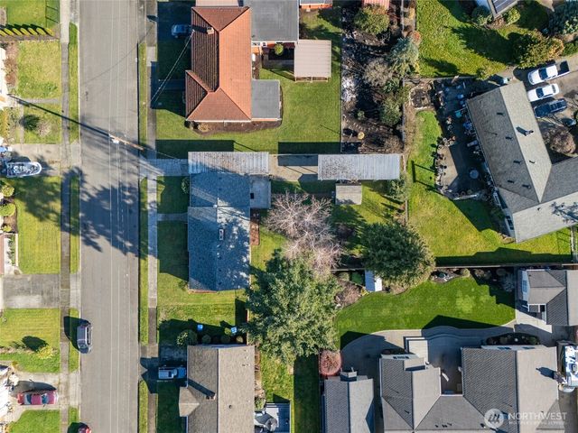 1704 Rainier Street, Sumner, WA 98390