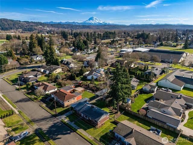 1704 Rainier Street, Sumner, WA 98390