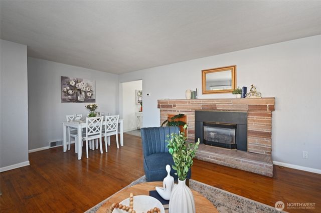 1704 Rainier Street, Sumner, WA 98390